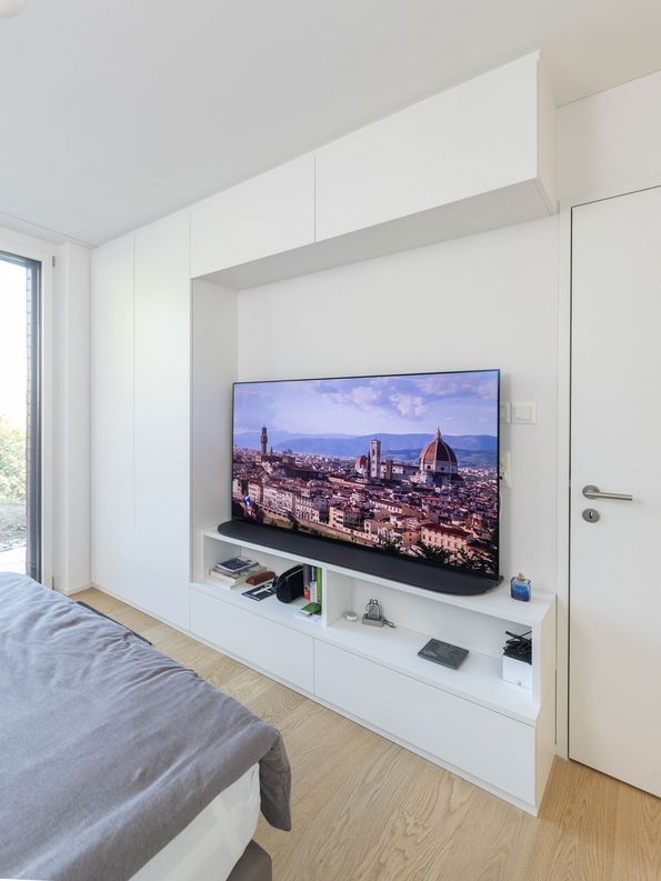 Innenausbau Basel mit Parkett, Furnier & Einbaumöbeln Holzhandel Basel