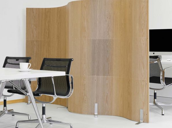 Holz Raumtrenner mit akustischer Wirkung