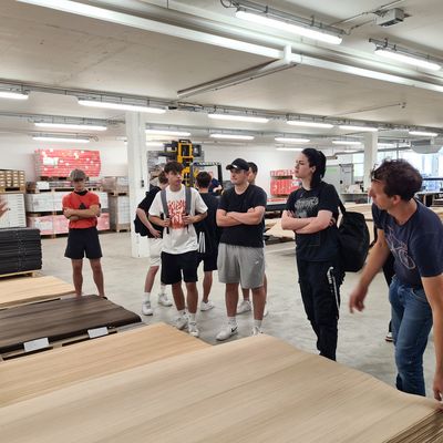 Young carpenters visit ROSER AG