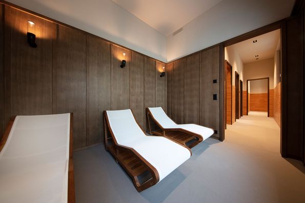 Alpine interior design with Roser veneers