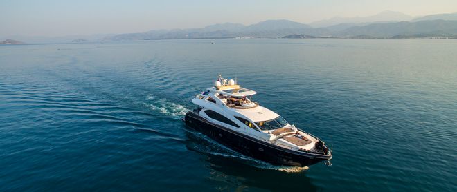 Luxuriöse Yacht – Furnier für Yachtbau und Yachtinterieur