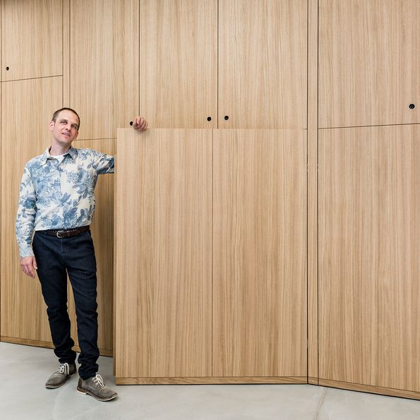 Veneered wall unit in oak, Red House Rheinfelden