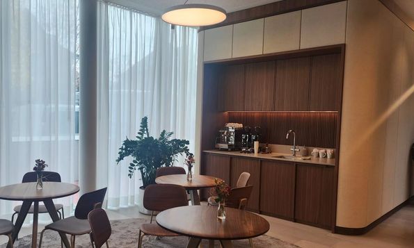 US Nussbaum Furnier Raiffeisenbank Therwil