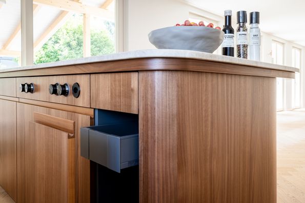 Massgefertigte Designküche in Basel Designküche Holz