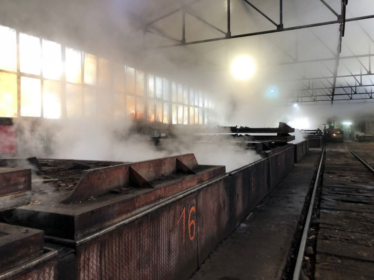 Roser during veneer production Steam pit in the veneer factory
