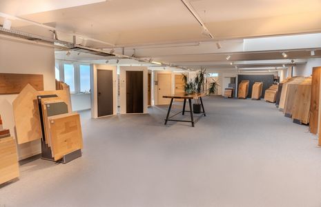 Ausstellungsraum für Parkett, Türen und Terrassen Ausstellungsraum für Parkett, Türen und Terrassen