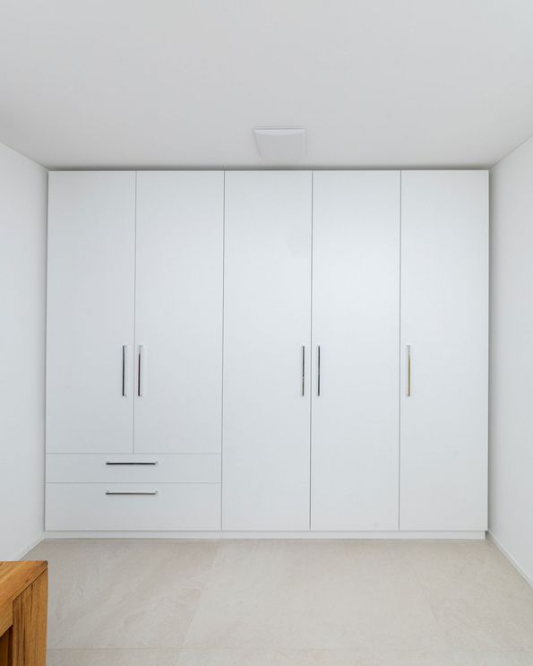 Innenausbau Basel mit Parkett, Furnier & Einbaumöbeln Einbaumöbel passend zum Innendesign