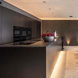 Kitchen with Veneer Express Layons Oak, dark stained