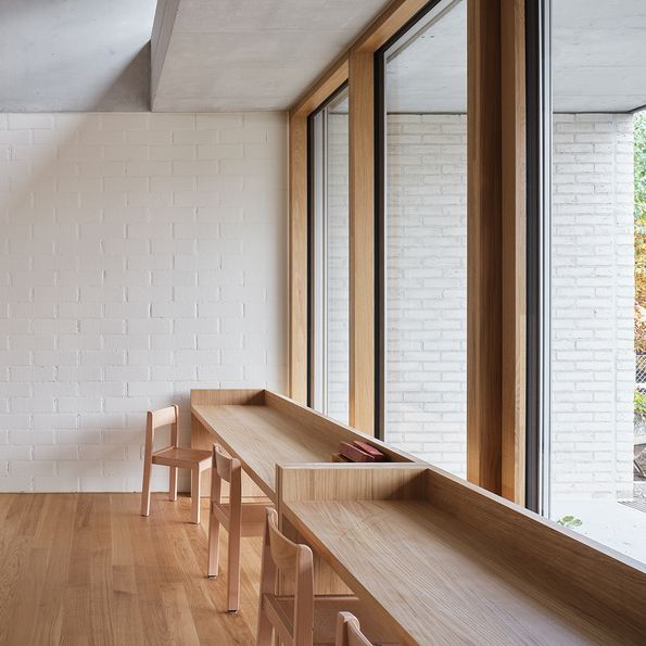 Oak veneer for the Winkel kindergarten