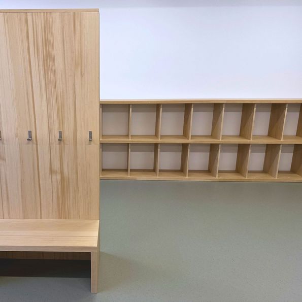 Fir veneer for the Aegelmatt nursery in Pratteln School Building, Holzarchitektur Schweiz, fir veneer