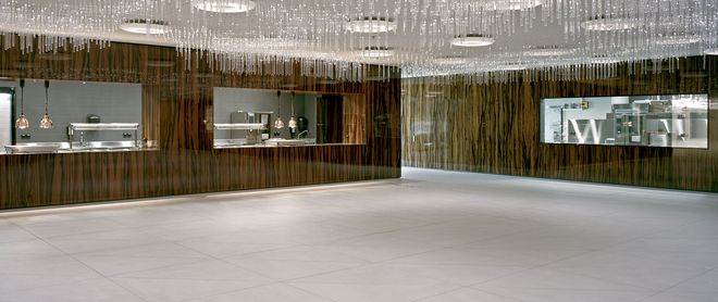 Veneer Satin Nussbaum smoked, Red Gum smoked, St. Jakobshalle Basel