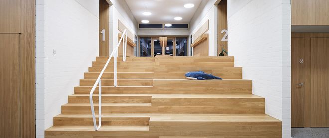 Furnier Eiche für den Kindergarten Winkel