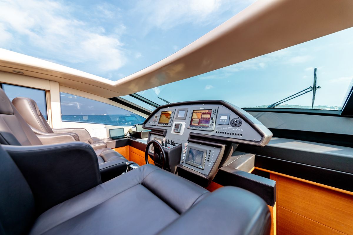 Roser AG, Ihr Furnier Experte für den Yacht Innenausbau Edles Furnier für Yacht Innenausbau