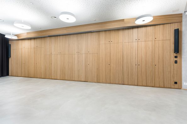 Red House, Rheinfelden, wall unit oak veneer