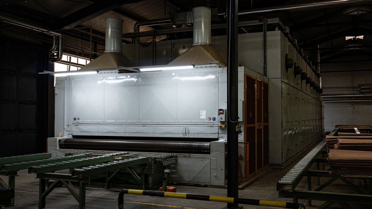 Roser AG during veneer production Veneer drying to the ideal moisture content