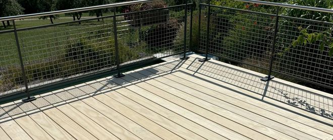 Wetterbeständige Holzterrasse im Baselbiet