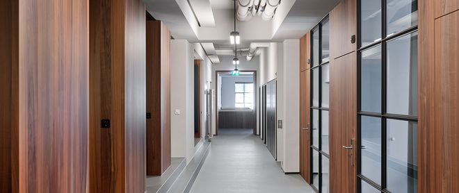 Furnier Elsbeer geräuchert, Merian Iselin Klinik