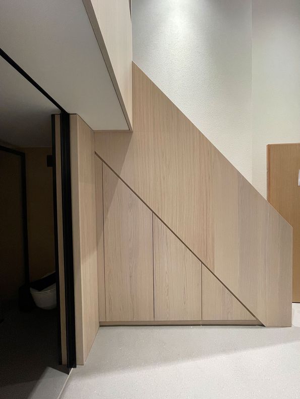 Oak veneer for alpine micro flats
