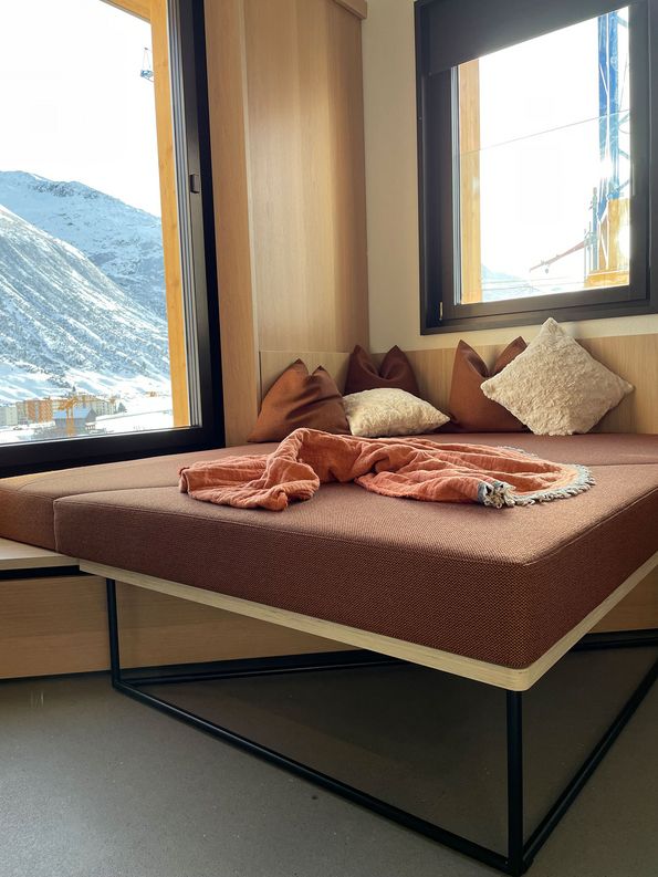 Frame Andermatt with oak veneer