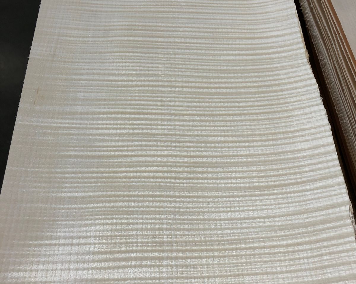 Veneer maple figured 