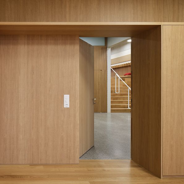 Oak veneer for the Winkel kindergarten