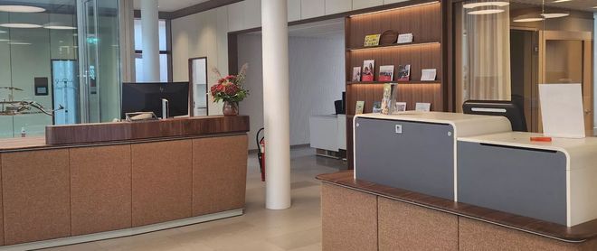 US Nussbaum Furnier für edlen Bankinnenausbau