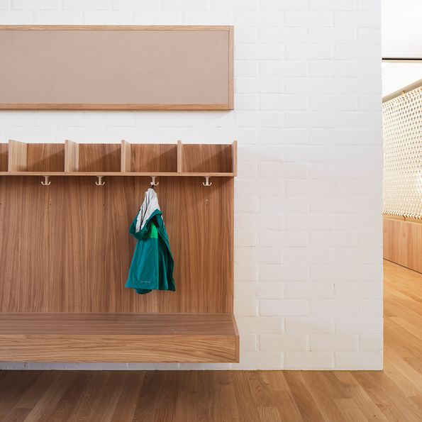 Oak veneer for the Winkel kindergarten