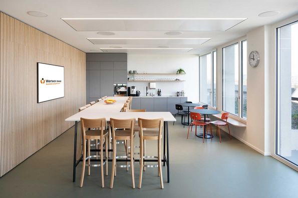Office floor with optimised room acoustics