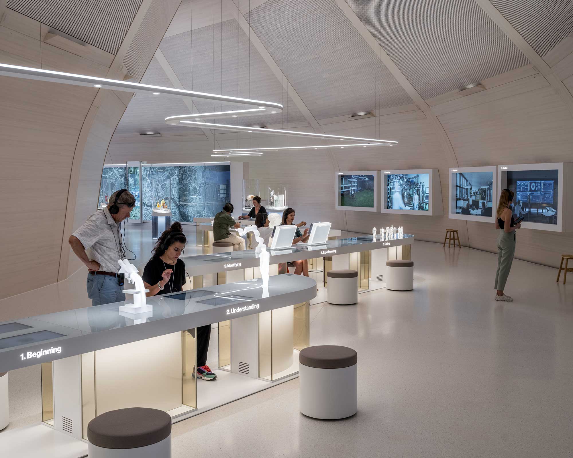 Calm atmosphere thanks to fir veneer