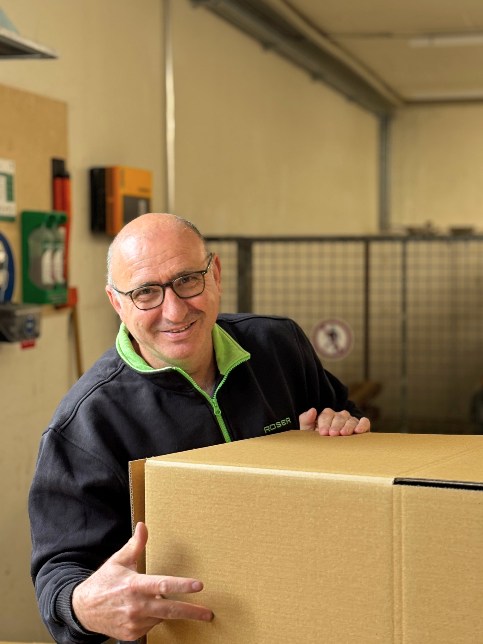 Danke für 20 Jahre Firmenzugehörigkeit Antonio Garcia 20 Jahre Jubiläum Roser AG