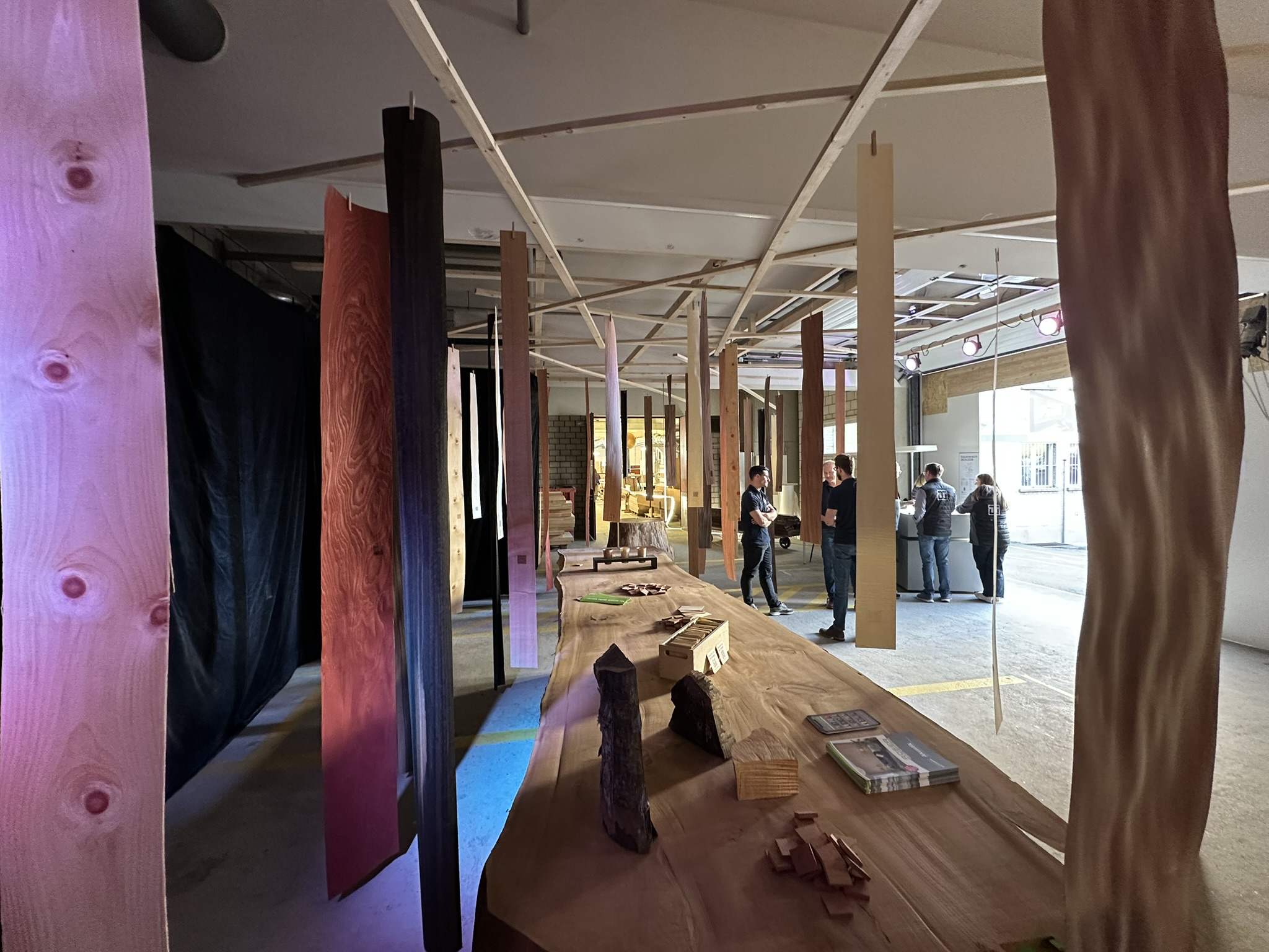 Roser AG, Furnierexperte in Birsfelden bei Basel