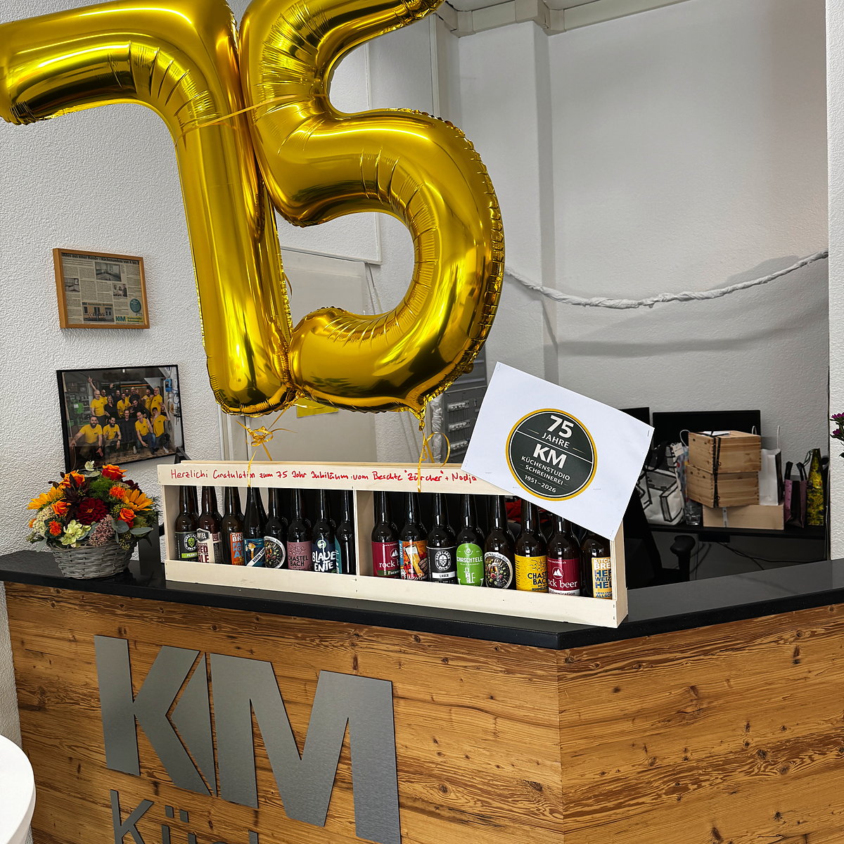 Roser gratuliert zu 75 Jahre KM Küchenstudio Roser AG und KM Küchenstudio – Partnerschaft im Küchenbau