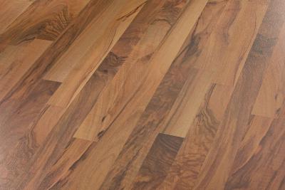 Meister Laminatboden Classic LC 55 S Silence Multiclic (1288x198x8,5mm) Nussbaum 211 3-Stab Paket a 2,550 m2